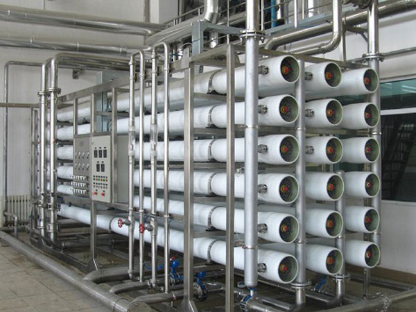 反滲透純水設(shè)備出現(xiàn)性能下降是什么因素導(dǎo)致？