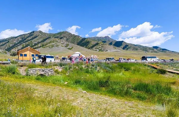 農(nóng)村一體化凈水設(shè)備助力新疆村鎮(zhèn)居民飲水健康