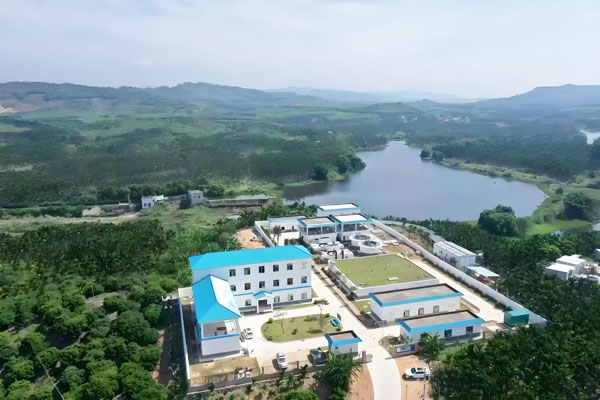 山區(qū)農(nóng)村小型水廠生活飲水消毒用哪種設備簡單實用？