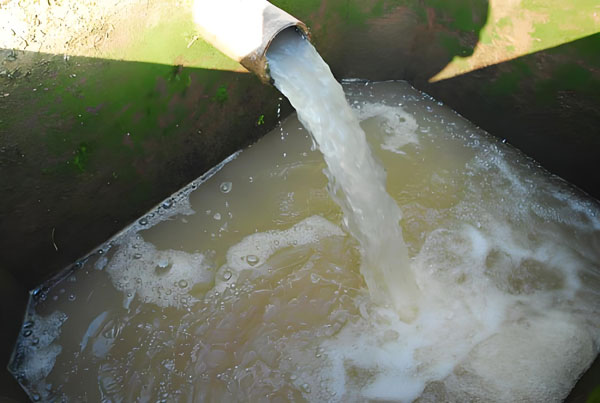 陜西安康山區(qū)供水如何將混濁的山泉水凈化成農(nóng)村生活飲用水？