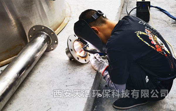 湖北咸豐縣30噸/小時(shí)農(nóng)村生活飲水不銹鋼一體化凈水設(shè)備安裝調(diào)試項(xiàng)目