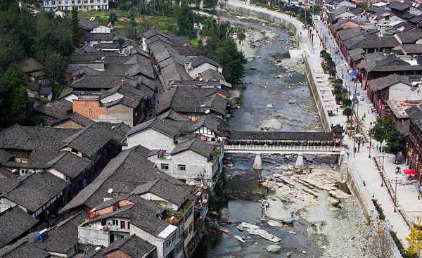 陜南鄉(xiāng)鎮(zhèn)飲水提升河水如何處理成飲用水?