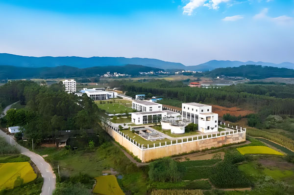 重慶萬(wàn)人千噸城鄉(xiāng)集中供水凈水設(shè)備用哪種？